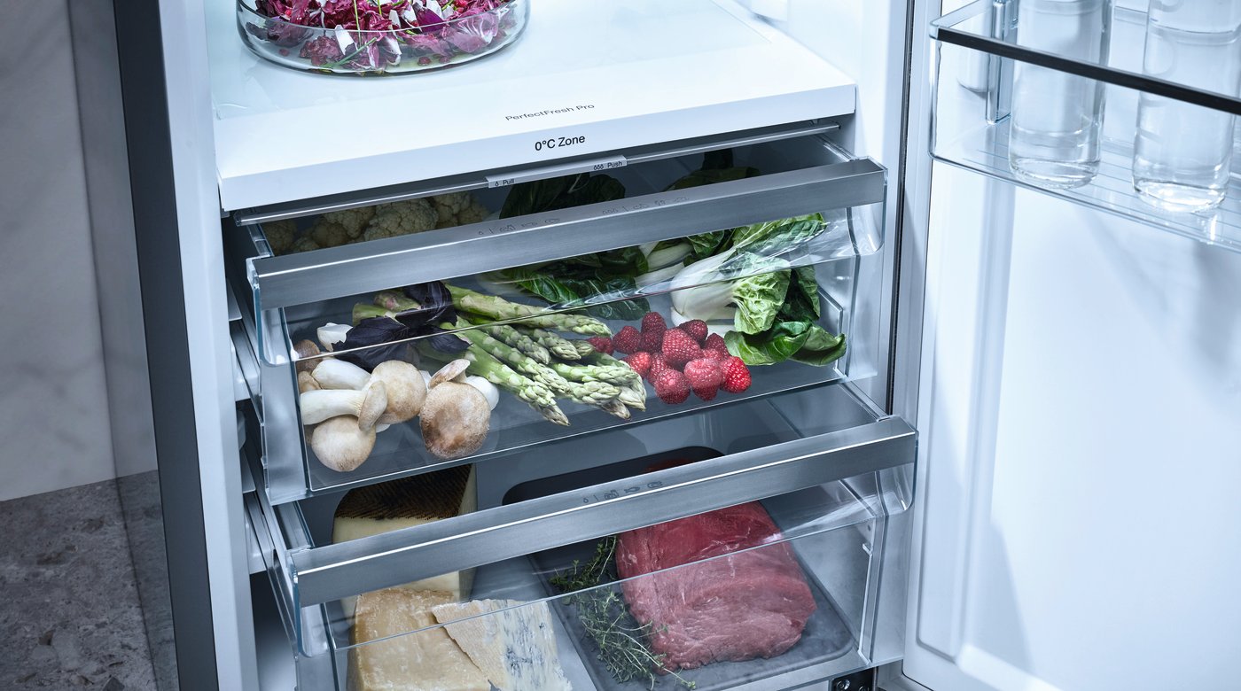 Холодильно-морозильна комбинація KFN 4797 AD clst