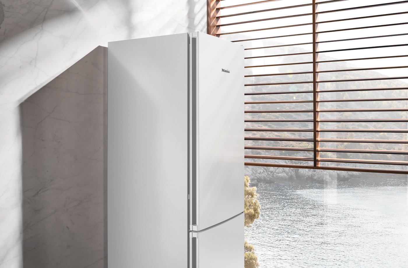 Холодильно-морозильна комбінація KDN 4174E Active