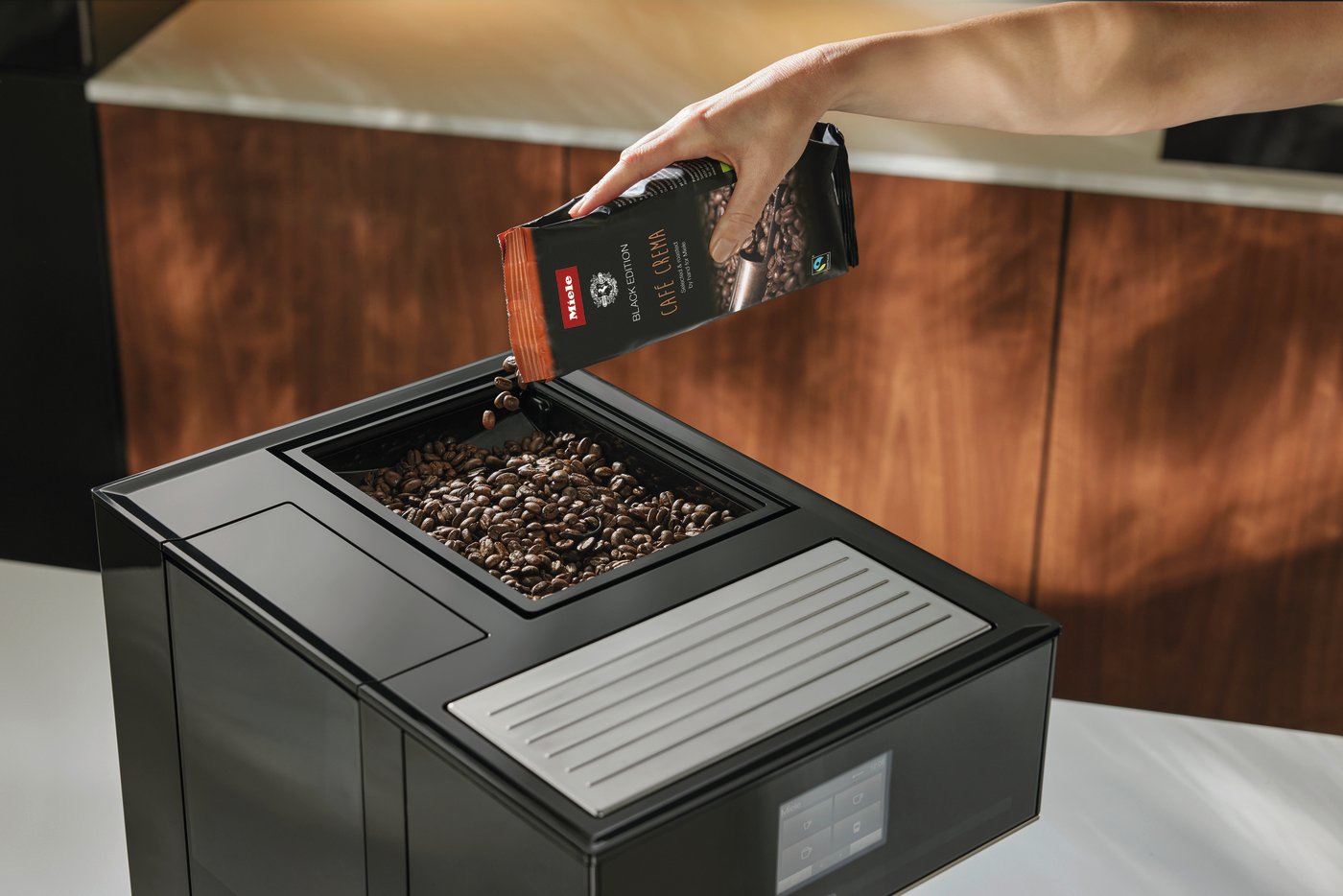 CM 7550 чорна з комплектом хімії