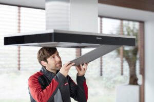 Встановлення витяжки, комбінованої з панеллю конфорок